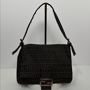 💯Authentic Fendi Mamma Baguette Bag🍀